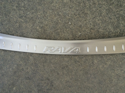 Toyota RAV4 (13–14) Накладка на задний бампер, нерж.